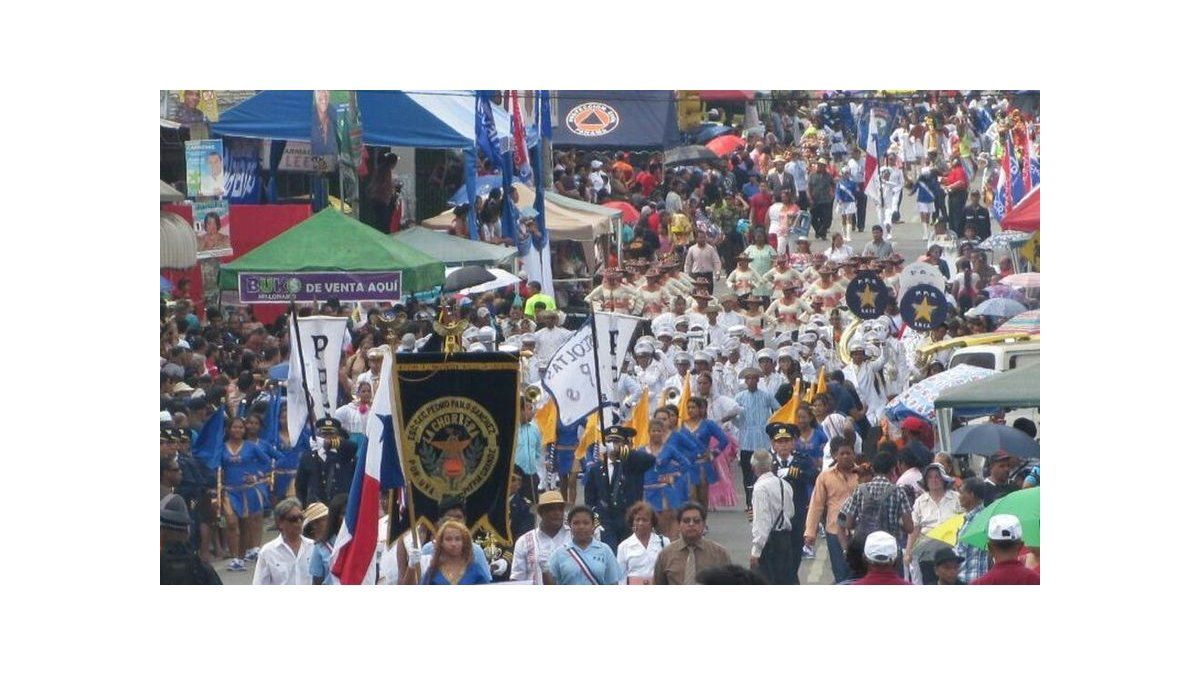 La Chorrera celebra con desfile la independencia de Panamá de España