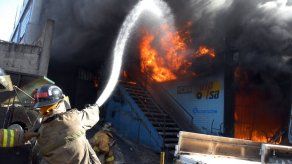 Arde mercado más importante de Guatemala