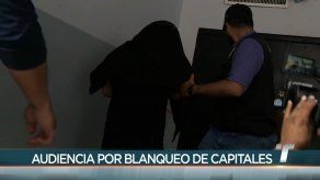 Ordenan retención domiciliaria a dos médicos por presunta estafa y blanqueo