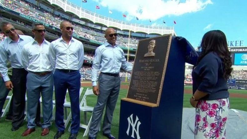 Mariano Rivera es homenajeado en el Yankee Stadium