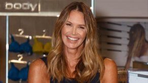 Elle Macpherson no renuncia a su inconfundible bronceado