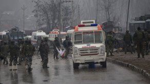 Ataque en Cachemira mata a 33 soldados de la India