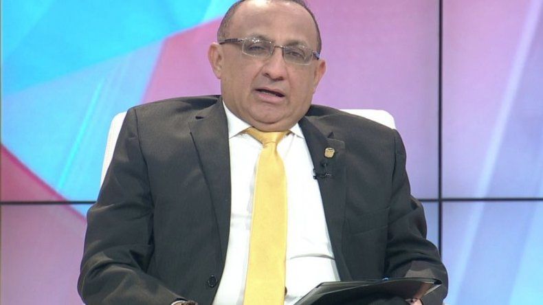 Ministro Vásquez habla de adopciones y programas del MIDES