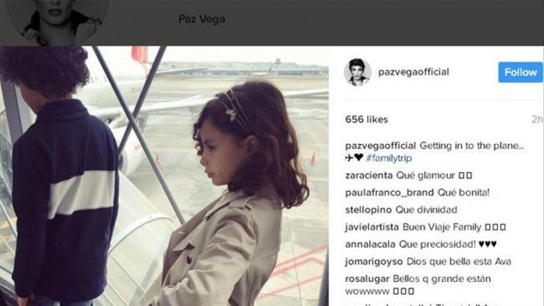 Paz Vega vuelve a subirse a un avión, pero esta vez con toda su familia