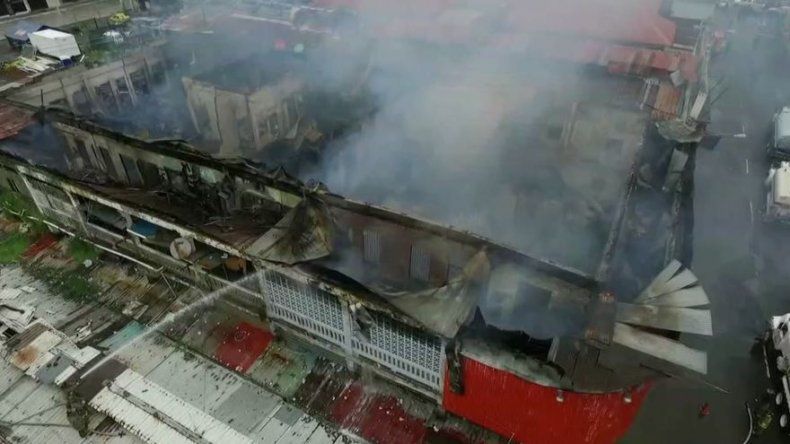 Coordinan asistencia humanitaria para 15 familias damnificadas por incendio en Colón