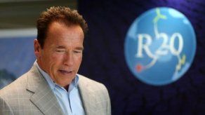 Schwarzenegger firma acuerdos para impulsar proyectos sostenibles