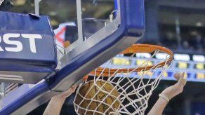 Hayward anota 28 y Jazz supera a Suns