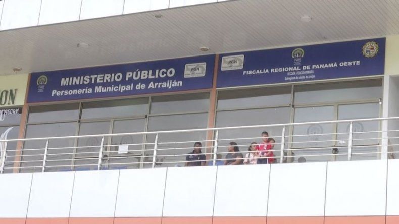 Familiares de estudiante asesinada en Arraiján querellan a exasociación de padres de familia