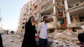 Suben a 530 los muertos en Irán por fuerte sismo en frontera con Irak