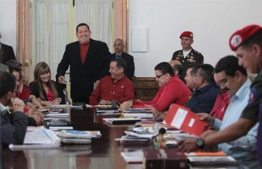 El CNE de Venezuela defiende reubicación de voto a candidatos