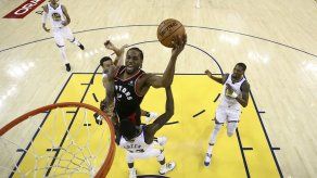 Con grandes encestes