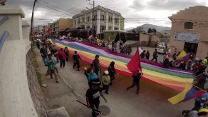 Ecuador: Inicia huelga nacional con vías bloqueadas