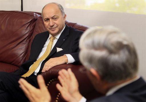 Ministro de Exteriores francés visita Canal de Panamá y vuela a Colombia