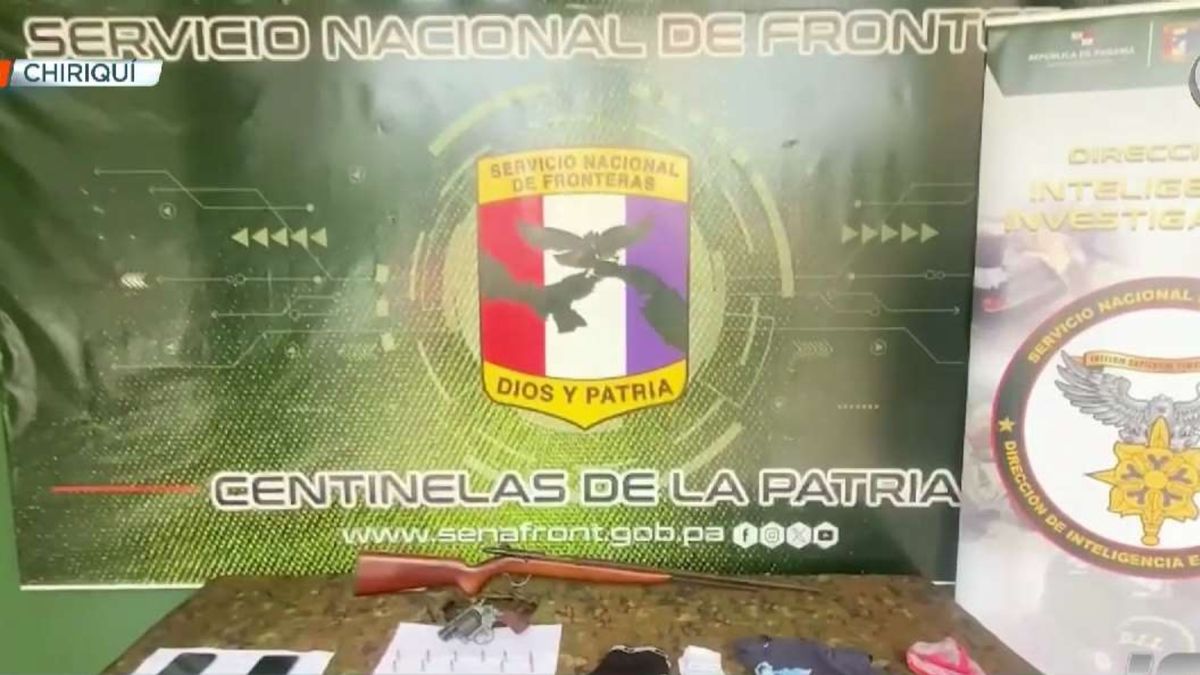 Artículos decomisados de la residencia del hombre acusado por presunto abuso sexual. Artículos decomisados de la residencia del hombre acusado por presunto abuso sexual.