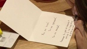 Ingleses escriben cartas para los solteros en San Valentín