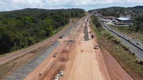 Debido al cierre parcial, el MOP aconseja a los usuarios el uso de vías alternas como la carretera Centenario y la vía hacia Paraíso.&nbsp;
