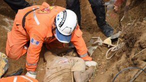 Reinician tareas de rescate en alud que dejó unos 600 desaparecidos en Guatemala