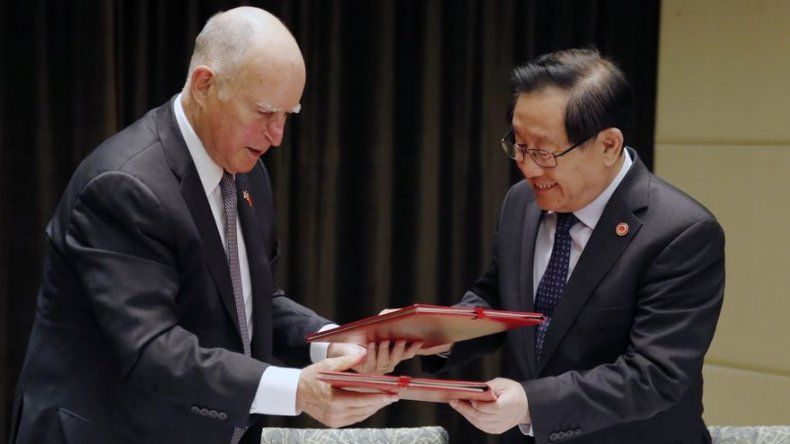 California y China firman acuerdo sobre emisiones