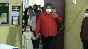 Chavismo arrasa en elecciones de Venezuela al ganar Caracas y 20 de 23 estados