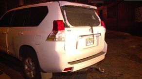 Encuentran vehículo abandonado y con impactos de bala en Santa Librada