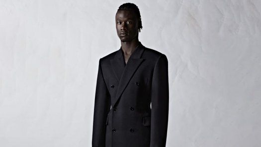 Eduardo Camavinga, el primer futbolista en desfilar para Balenciaga