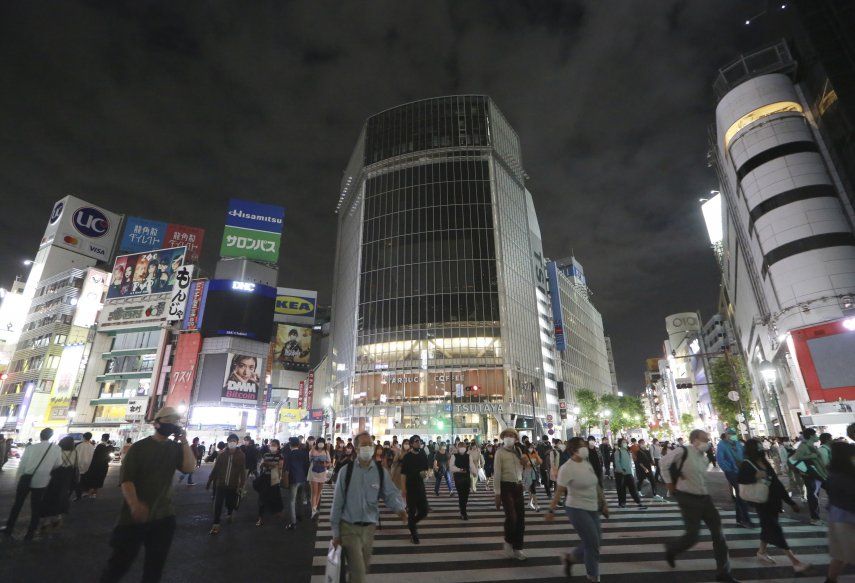 La gobernadora de Tokio Yuriko Koike ha dicho que hay que mantener en vigor medidas efectivas para controlar el virus.