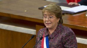 Bachelet viaja a EEUU para hablar con Obama de comercio