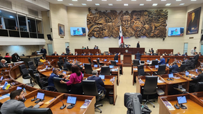 Diputados de la Asamblea Nacional en el segundo debate del contrato minero.