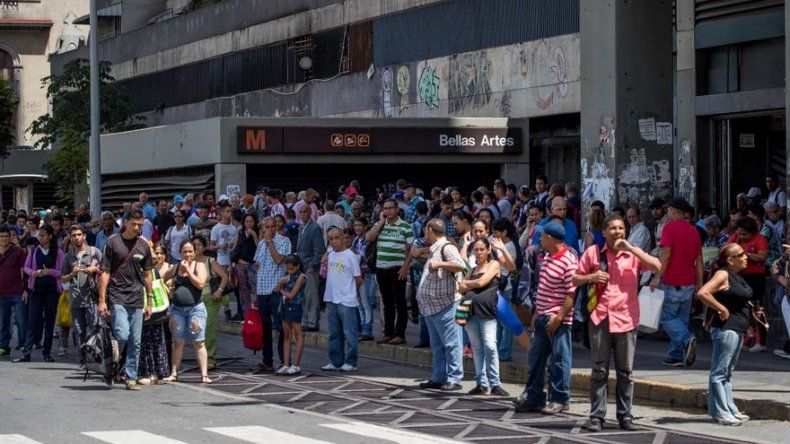 Corte de cables causó falla de servicio eléctrico en Caracas, dice Gobierno