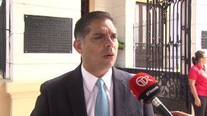 Martinelli está saliendo como una “gallina”: Valderrama