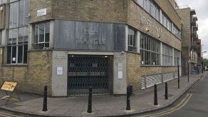 Policía británica identifica a acusado de ataque con ácido