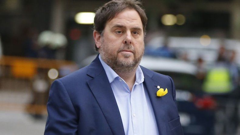 Fiscalía española acusa a secesionistas catalanes de rebelión