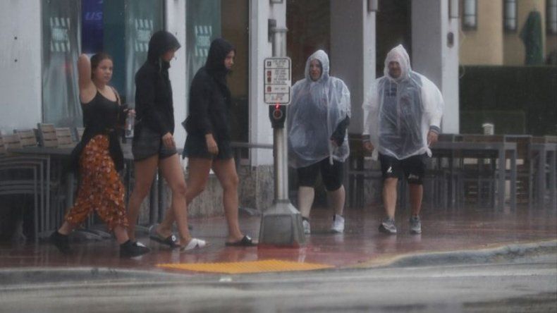 Tormenta tropical Gordon toca tierra en la costa de EEUU y deja un muerto