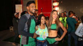 Fanáticos y competidores compartieron en la final de Calle 7