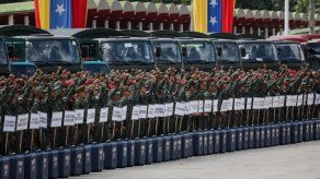 Venezuela empieza semana electoral con despliegues y remates de campaña