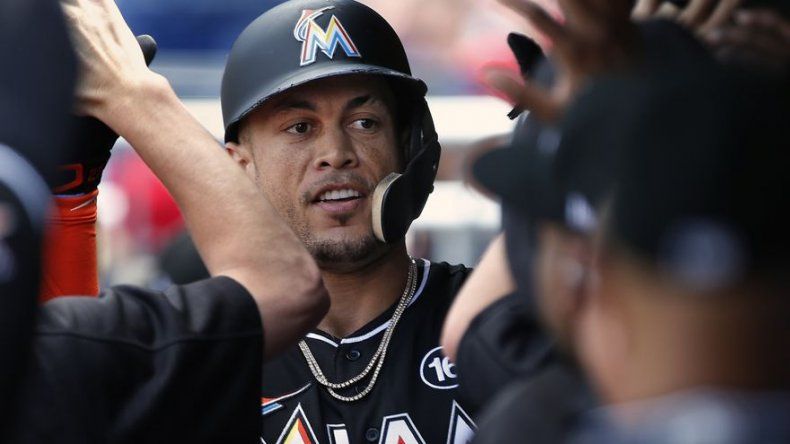 Stanton conecta jonrón 47 en triunfo de Marlins