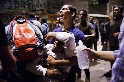 Violencia perdura en Egipto pese a las medidas de emergencia de Mursi