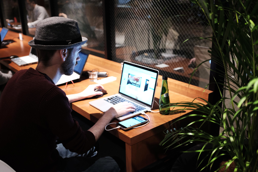 ¿Causa daño en la vista el uso excesivo de pantallas?