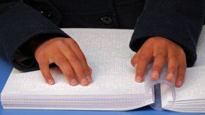 Bolivia presenta versión en braille del Libro del Mar sobre reclamo marítimo