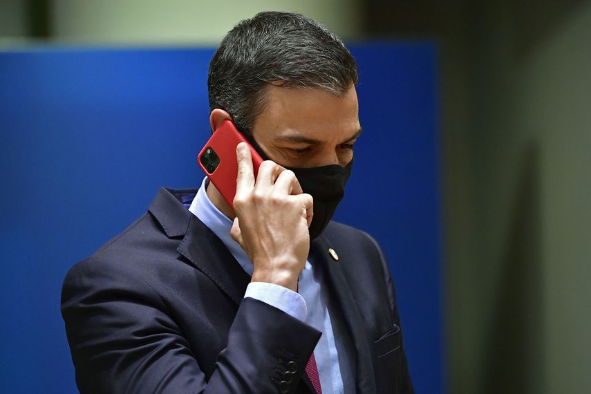 El gobierno reveló que los celulares del presidente Pedro Sánchez y de la ministra de Defensa Margarita Robles tenían el spyware Pegasus