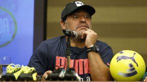 A Maradona le faltan 6 mdd y apunta a su exesposa
