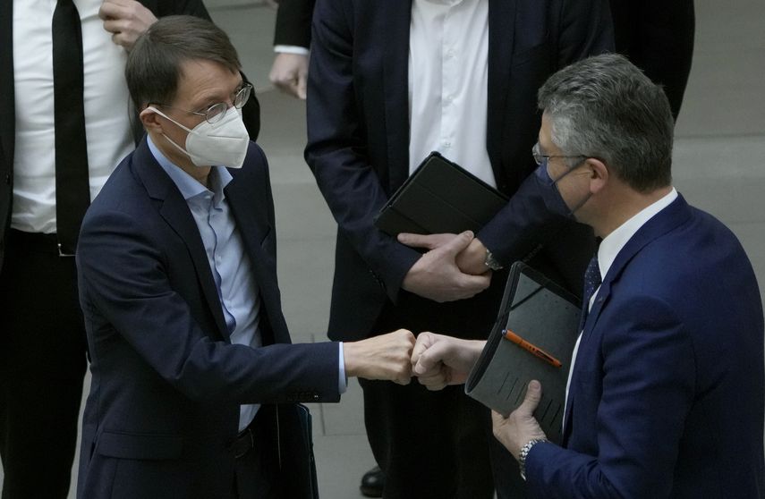 Ministro alemán prevé aumento de casos de COVID-19 para Año Nuevo.