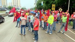 Obreros piquetean en Panamá y el interior por alza de tarifa eléctrica