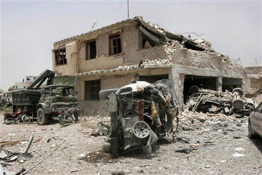 Unos 870 reos escapan de prisión afgana; 4 marines muertos