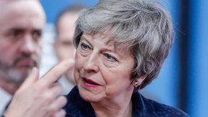 May se alista para pedir a la UE una demora corta del Brexit