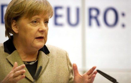 Merkel afirma que no está en peligro pese al declive de su socio