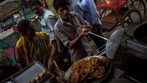 El puesto de dulces indios de 140 años que sirve a políticos y estrellas