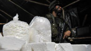 Detienen a cinco costarricenses con una tonelada de cocaína en el Pacífico