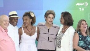Artistas e intelectuales brasileños respaldan a Rousseff