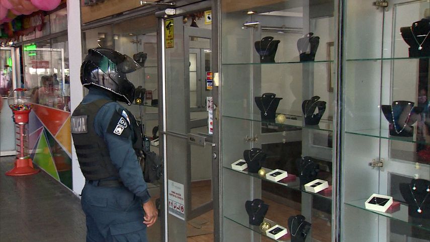Asalto en joyería en la 12 de Octubre.